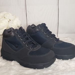 💙Nike Kids Sneaker Boot💙